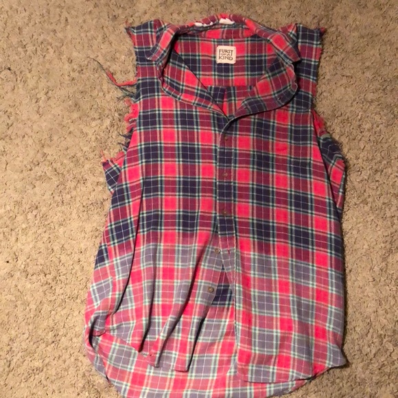 LF BUTTON DOWN FLANNEL TANK! - Picture 1 of 3